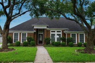 Building Photo - 1839 Lakewinds Dr