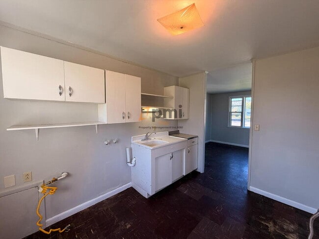 Foto del edificio - 3001 Oakdale Ave