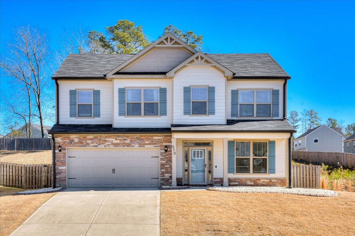 Primary Photo - 4 bedroom, 2.5 bathroom in Harlem, GA with...