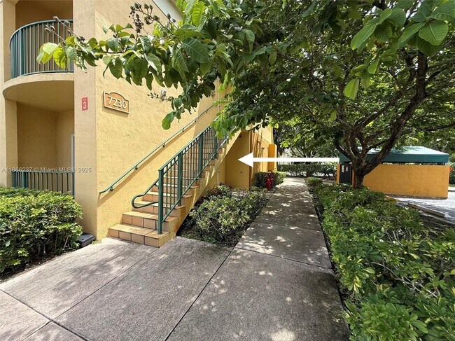 Foto del edificio - 7230 NW 114th Ave