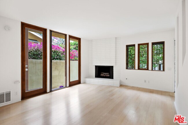 Foto del edificio - 110 Dudley Ave