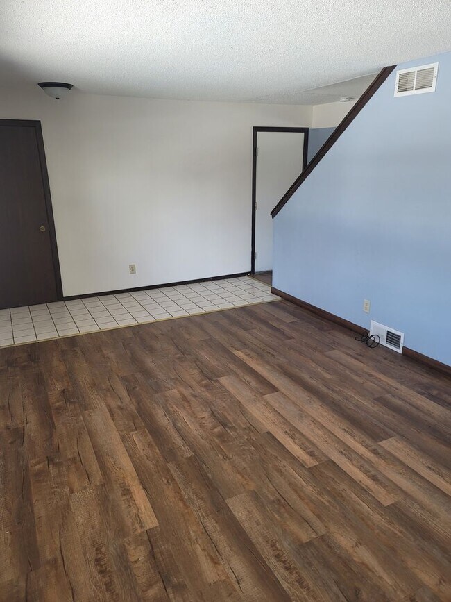 Building Photo - 13-15 Kurt Drive