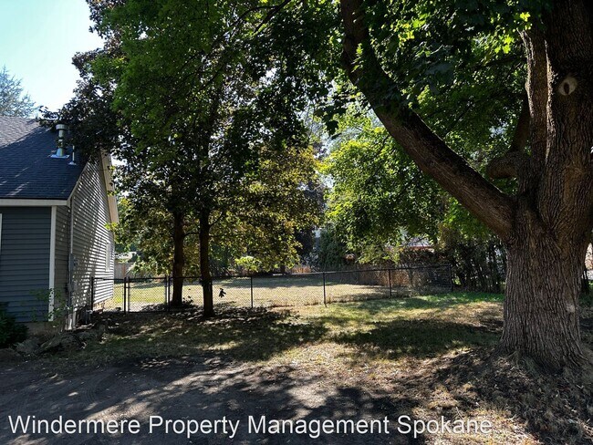 Building Photo - 2 br, 1 bath House - 3618 E 10th Ave