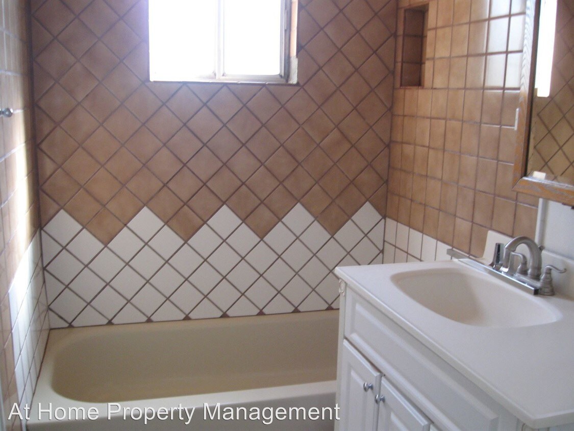 Building Photo - 319 Quantico Ave