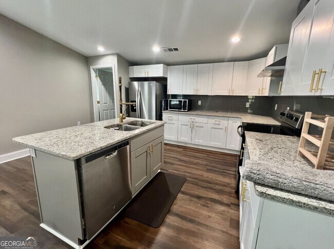Building Photo - 2752 Santa Barbara Dr NW