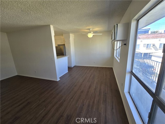 Building Photo - 123 W Lomita Ave
