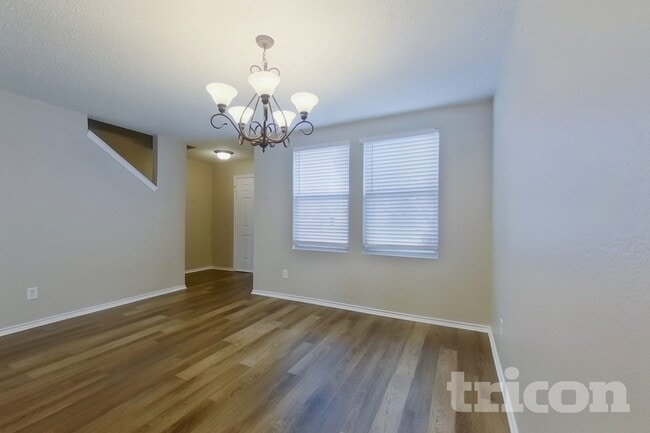 Foto del edificio - 2029 W Grove Ln