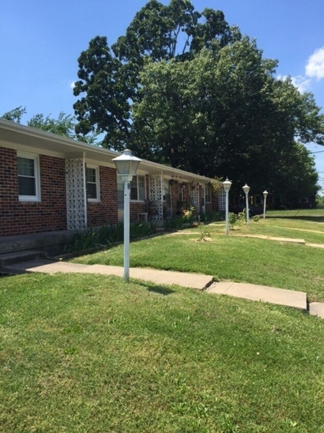 Foto principal - Bolivar MO 1 Bed, 1 Bath Apartment