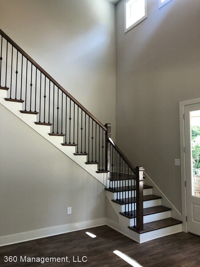 Building Photo - 5 br, 5.5 bath House - 566 Harper Avenue