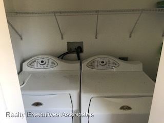 Foto del edificio - 1841 Tillery Square Ln