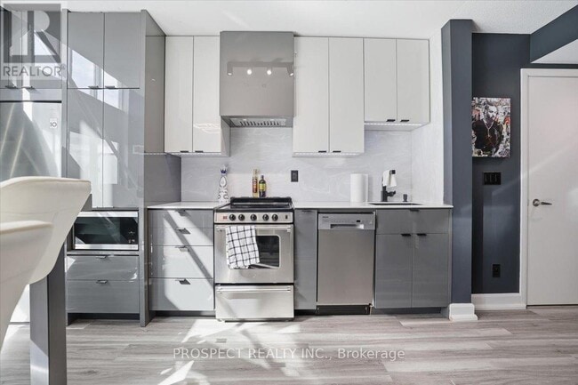 Building Photo - 155 Legion Rd N