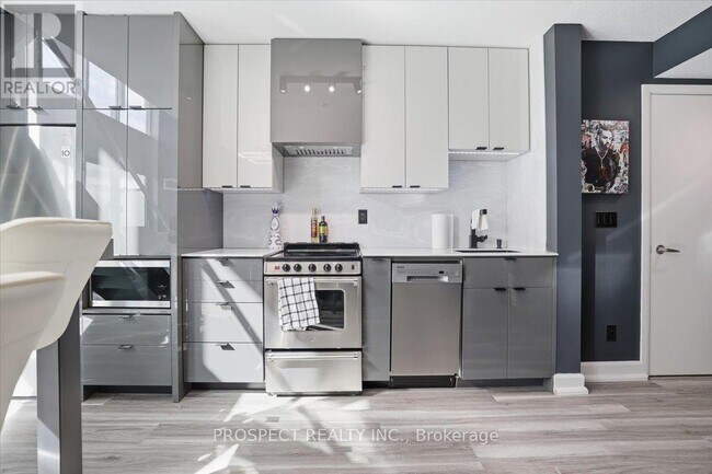 Photo du bâtiment - 155 Legion Rd N