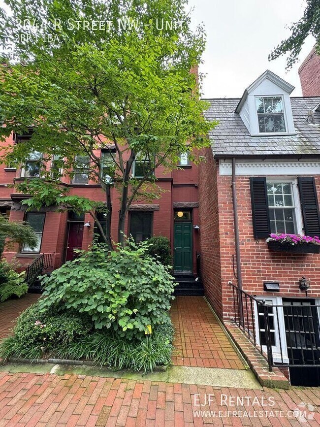 Building Photo - 3044 R St NW