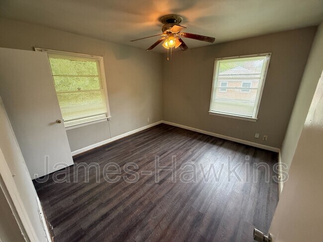 Building Photo - 3554 Cambridge Rd