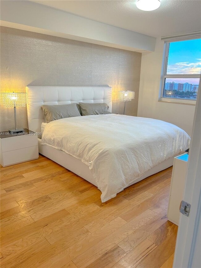 Foto del edificio - 19501 W Country Club Dr