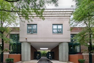 Building Photo - 641 W Willow St