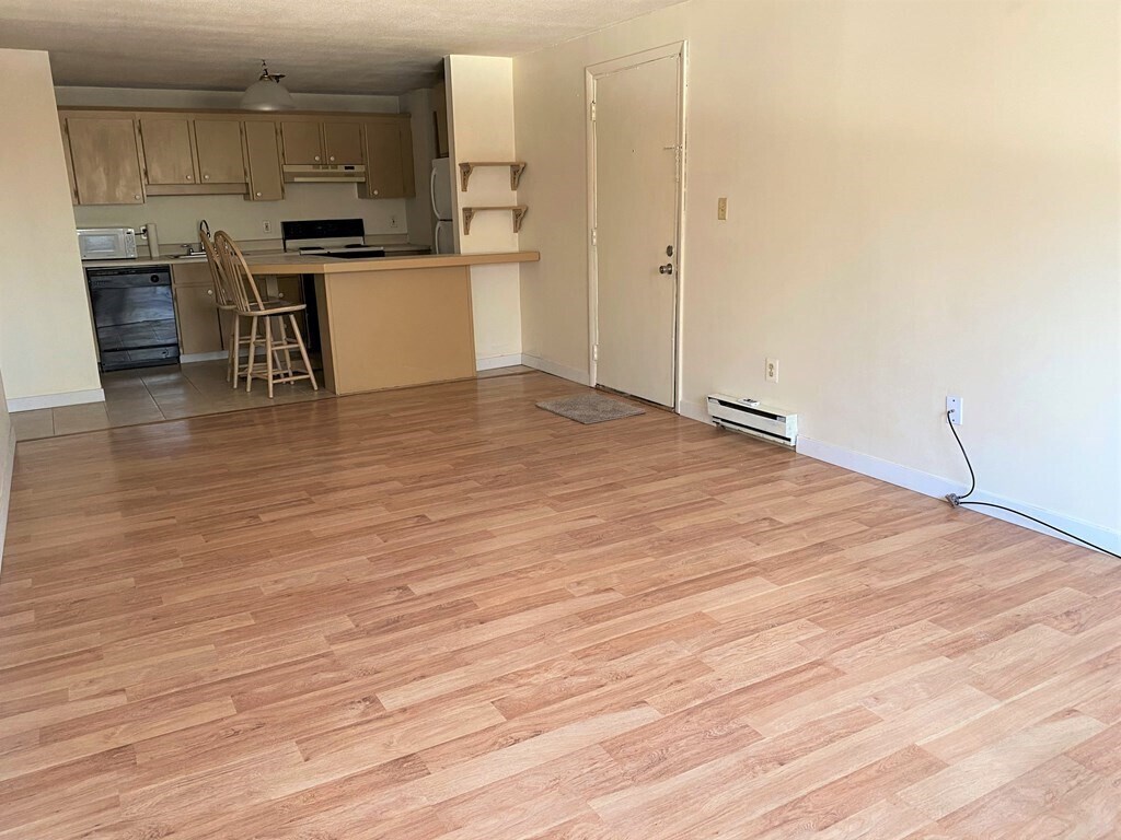 14 Mayberry Dr Unit 7, Westborough, MA 01581 Condo for Rent in