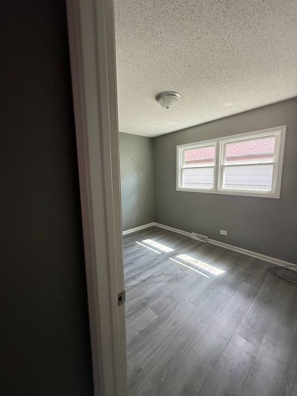 Foto del edificio - 16832 Bulger Ave