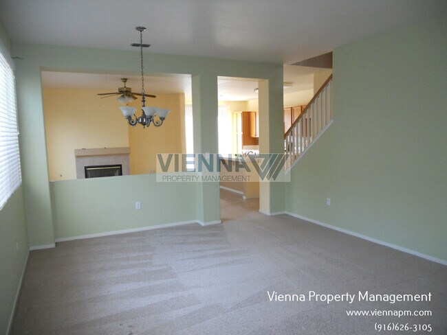 Building Photo - Nice House in Roseville for Rent!
