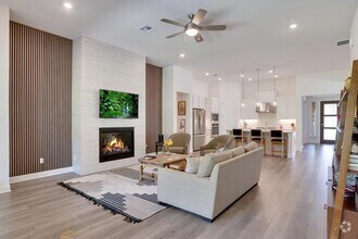Building Photo - 916 Pear Tree Ln
