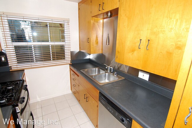 Foto del edificio - 1 br, 1 bath House - 952 E 2nd Street #4