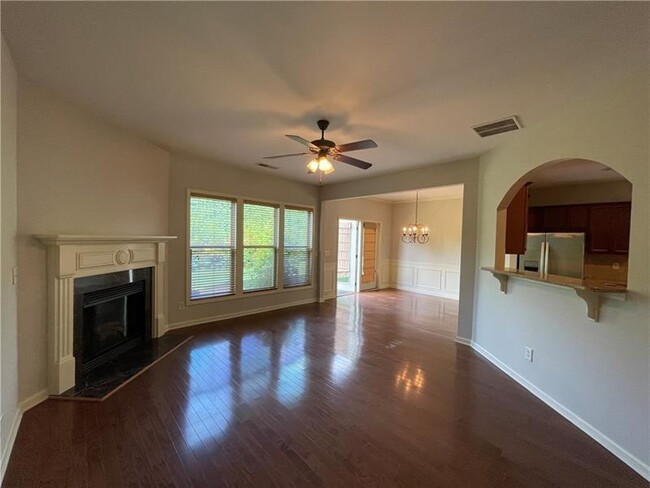 Foto del edificio - 5515 Falls Landing Dr