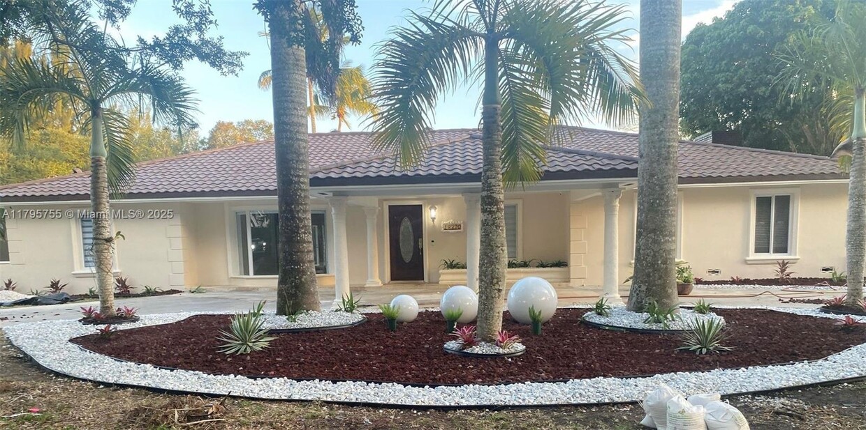 Foto principal - 18370 SW 212th St
