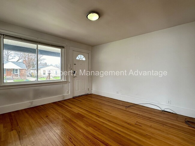 Building Photo - 316 Spencer St
