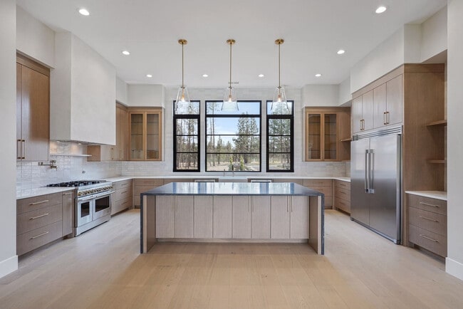 Building Photo - 63395 Palla Ln