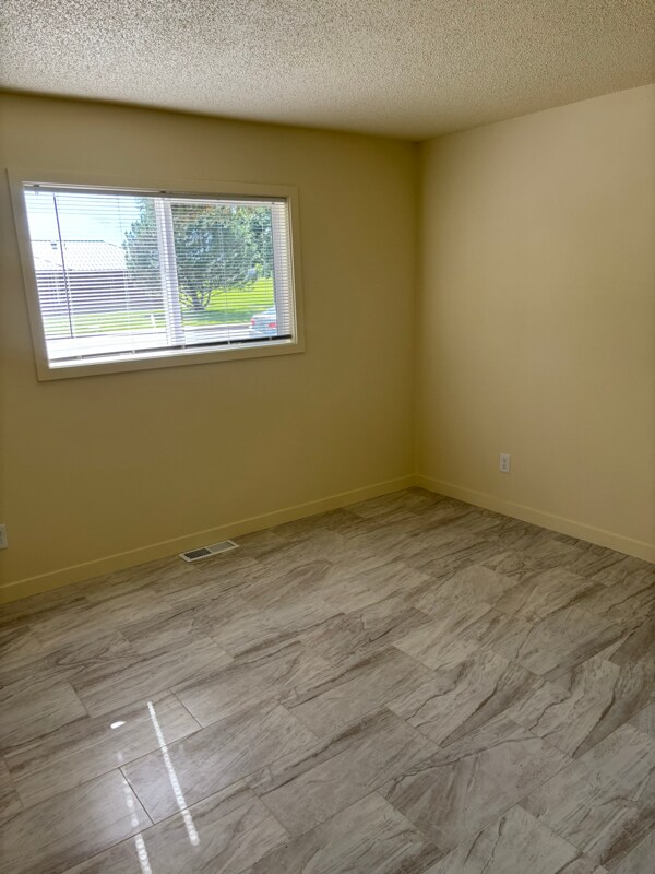 Foto del edificio - 2032 28th Ave