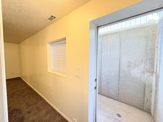 Foto del edificio - 334 W Mountain View Dr