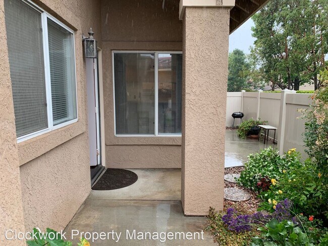 Building Photo - 2 br, 3 bath House - 8351 Gabriel Dr #D