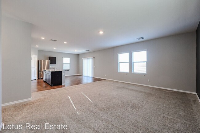 Building Photo - 5 br, 3 bath House - 19554 W Annika Dr.