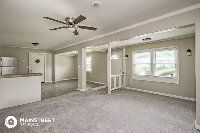 Building Photo - 33810 W 83rd St
