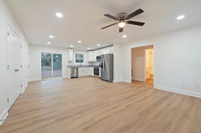 Foto del edificio - 527 W Cemetery St