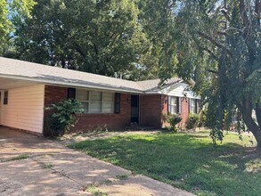 Building Photo - 3596 Naylor Dr