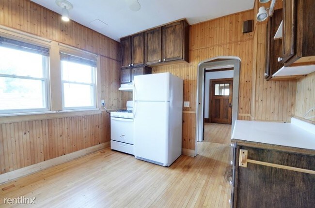 Foto del edificio - 4 br, 1 bath House - 1105 Robert St So