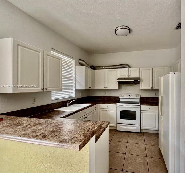 Foto del edificio - 12842 SW 135th St