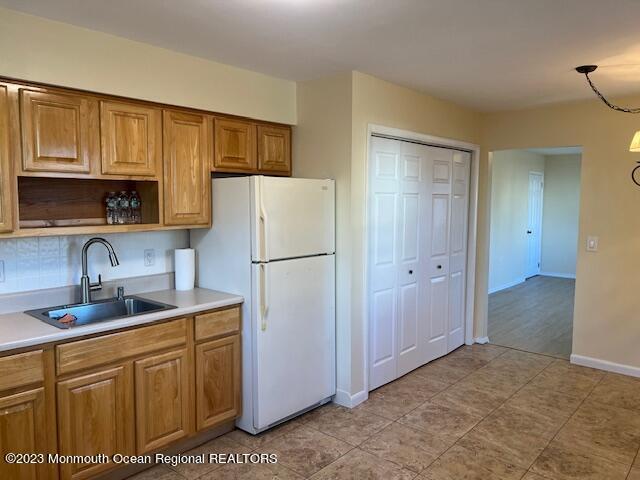 Building Photo - 300 E Arverne Ave