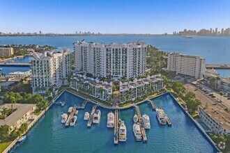 Building Photo - 7910 Harbor Island Dr