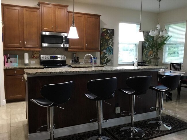 Foto del edificio - 4857 Maple Park St