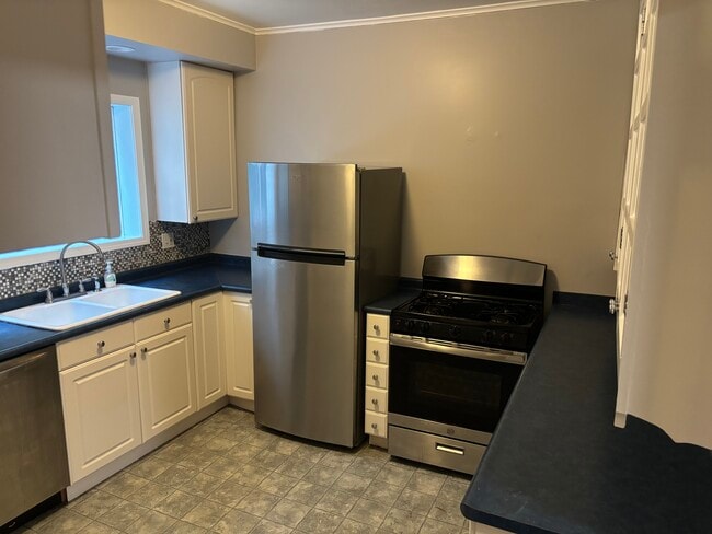 Building Photo - 783 Potomac Ave