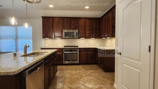 Foto del edificio - 117 Pleasant Hill Ln