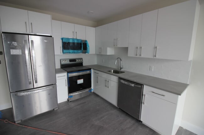 Building Photo - 1065 Tremont St