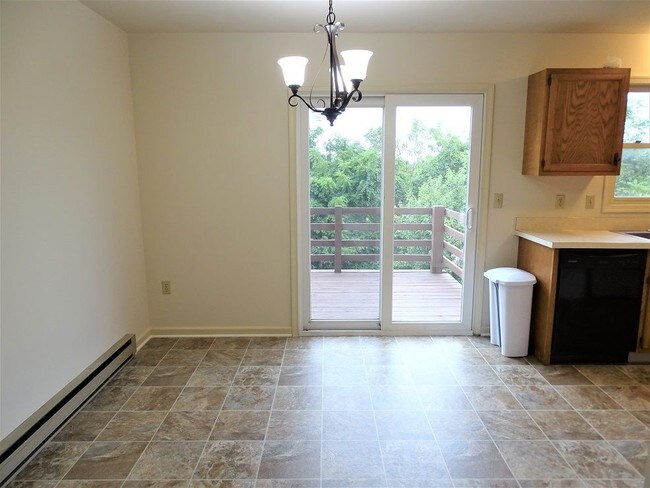 Building Photo - 251 Heatherwood Dr