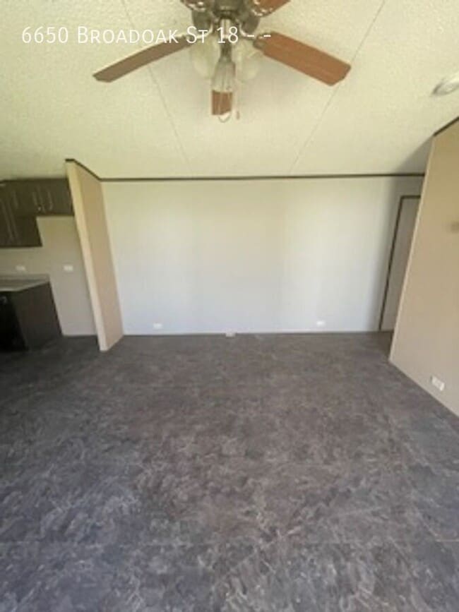 Building Photo - 6650 Broadoak St