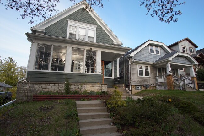 Foto del edificio - 3248 S Delaware Ave