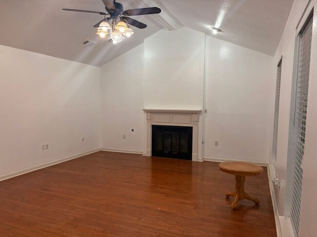 Foto del edificio - 14244 Teewood Ct