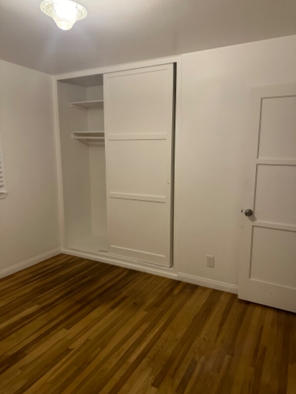 Foto principal - 2025 Ballard Dr
