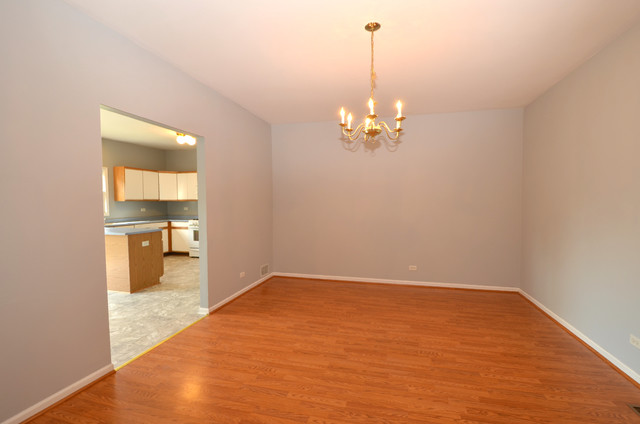 Building Photo - 490 Flora Dr